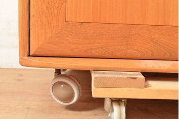 イギリスヴィンテージ　ERCOL(アーコール)　ニレ材製のキャビネット(カップボード、食器棚、収納棚、ビンテージ、飾り棚、陳列棚)(R-050208)