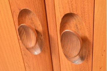 イギリスヴィンテージ　ERCOL(アーコール)　ニレ材製のキャビネット(カップボード、食器棚、収納棚、ビンテージ、飾り棚、陳列棚)(R-050208)