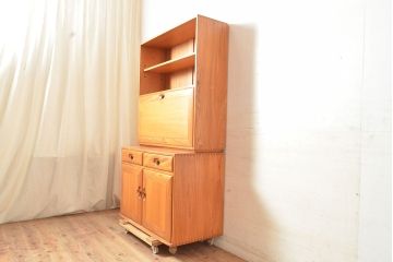 イギリスヴィンテージ　ERCOL(アーコール)　ニレ材製のキャビネット(カップボード、食器棚、収納棚、ビンテージ、飾り棚、陳列棚)(R-050208)