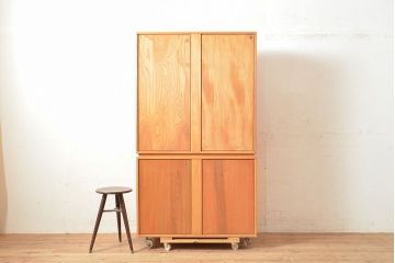 イギリスヴィンテージ　ERCOL(アーコール)　ニレ材製のキャビネット(カップボード、食器棚、収納棚、ビンテージ、飾り棚、陳列棚)(R-050208)