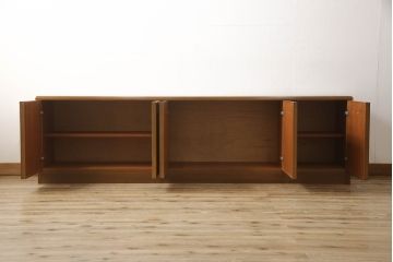 イギリスビンテージ　G-PLAN(ジープラン)　オーク材　北欧スタイルのお部屋づくりにおすすめのサイドボード(テレビ台、リビングボード、ローボード、収納棚、戸棚、ヴィンテージ)(R-050211)