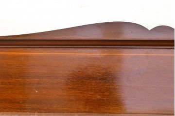 イギリスアンティーク　高級品　マホガニー材　象嵌入りの凝ったデザインがお洒落なキャビネット(ガラスケース、飾り棚)(R-050215)
