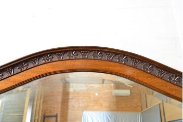 イギリスアンティーク　マホガニー材　上手物!凝ったつくりを楽しめるエレガントなキャビネット(収納棚、戸棚、飾り棚)(R-050217)