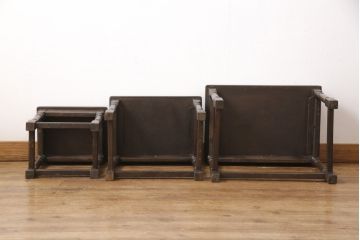 イギリスアンティーク　ニレ材　クラシカルな雰囲気漂うネストテーブル(サイドテーブル、カフェテーブル)(R-050219)