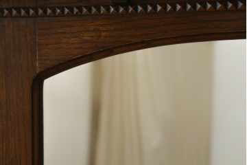 イギリスアンティーク雑貨　オーク材　クラシカルな雰囲気たっぷりな存在感のあるウォールミラー(壁掛けミラー、鏡、シェルフ)(R-050221)