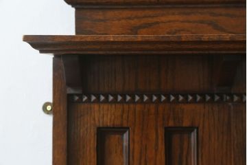 イギリスアンティーク雑貨　オーク材　クラシカルな雰囲気たっぷりな存在感のあるウォールミラー(壁掛けミラー、鏡、シェルフ)(R-050221)