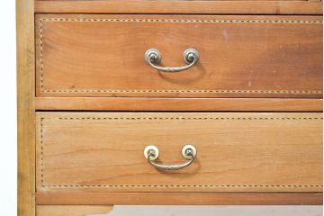 イギリスアンティーク　チェリー材　ナチュラルな風合いが魅力!温かみのある空間を演出してくれるチェスト(引き出し、サイドボード、サイドチェスト)(R-050223)
