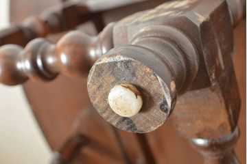 ヴィンテージ家具　イギリスビンテージ　ERCOL(アーコール)　ニレ材　挽き物の脚が目を引くバタフライテーブル(ダイニングテーブル、食卓、4人掛け、2人掛け)(R-050227)