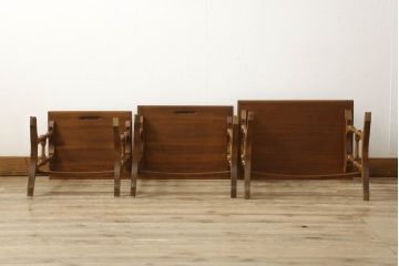 イギリスアンティーク　天板パイン材　凝ったデザインが魅力のネストテーブル(サイドテーブル、コーヒーテーブル)(R-050228)