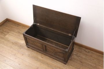 イギリスアンティーク　オーク材　装飾がおしゃれなコファ(ブランケットボックス、ベンチチェスト)(R-050230)