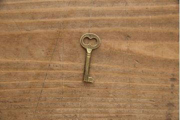 イギリスアンティーク　オーク材　シンプルなデザインで使い方の幅が広がるブックケース(本箱、収納棚、陳列棚、キャビネット、飾り棚、店舗什器)(R-050233)