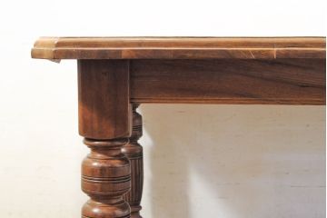 フランスアンティーク　格調高い佇まいが魅力的なウォールナット材製エクステンションテーブル(補助板2枚付き、拡張式テーブル、ダイニングテーブル、2人掛け、4人掛け、6人掛け)(R-050234)