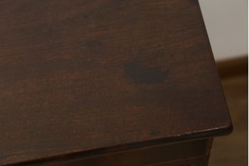イギリスアンティーク　洗練されたデザインが気品漂うウォールナット材製チェスト(引き出し、サイドチェスト)(R-050236)