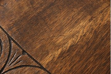イギリスアンティーク　オーク材　天板彫刻入りのお洒落なバタフライテーブル(ゲートレッグテーブル、ダイニングテーブル)(R-050240)