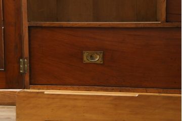 フランスアンティーク　メープル材　温かみのある色合いとシンプルなデザインが魅力!カントリースタイルの空間づくりにおすすめのワードローブ(洋服タンス、キャビネット)(R-050245)