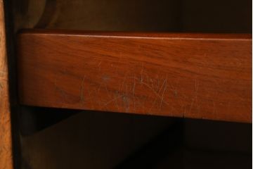 フランスアンティーク　メープル材　温かみのある色合いとシンプルなデザインが魅力!カントリースタイルの空間づくりにおすすめのワードローブ(洋服タンス、キャビネット)(R-050245)