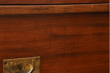 フランスアンティーク　メープル材　温かみのある色合いとシンプルなデザインが魅力!カントリースタイルの空間づくりにおすすめのワードローブ(洋服タンス、キャビネット)(R-050245)