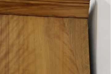 フランスアンティーク　メープル材　温かみのある色合いとシンプルなデザインが魅力!カントリースタイルの空間づくりにおすすめのワードローブ(洋服タンス、キャビネット)(R-050245)