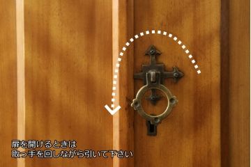 フランスアンティーク　メープル材　温かみのある色合いとシンプルなデザインが魅力!カントリースタイルの空間づくりにおすすめのワードローブ(洋服タンス、キャビネット)(R-050245)