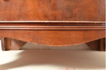 イギリスアンティーク　マホガニー材　ペイント仕上げ限定　テーブル付きが珍しい優雅な雰囲気漂うチェスト(引き出し)(R-050249)