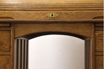 イギリスアンティーク　オーク材　使い込まれた木の風合いが貫録を漂わせるロールトップのライティングビューロー(ワークデスク、机、在宅ワーク、在宅用)(R-050252)