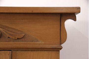 イギリスアンティーク　使い込まれた風合いと温かみのある色合いが魅力のワードローブ(洋服タンス)(R-050253)