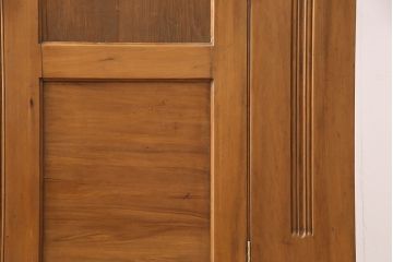 イギリスアンティーク　使い込まれた風合いと温かみのある色合いが魅力のワードローブ(洋服タンス)(R-050253)