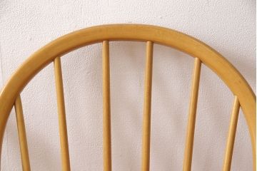 イギリスヴィンテージ　ビンテージ家具　ERCOL(アーコール)　オレンジのクッション付きのアーコールチェア4脚セット(ダイニングチェア、板座チェア、椅子)(R-050259)