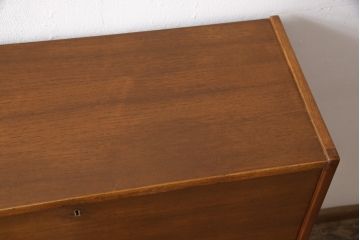ヴィンテージ家具　北欧ビンテージ　チーク材　木の温もりとデザイン性を兼ね備えたライティングビューロー(簿記机、在宅ワーク、在宅用デスク)(R-050268)