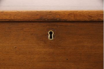 ヴィンテージ家具　北欧ビンテージ　チーク材　木の温もりとデザイン性を兼ね備えたライティングビューロー(簿記机、在宅ワーク、在宅用デスク)(R-050268)