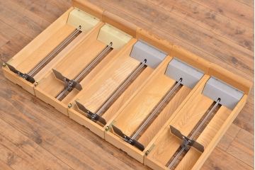 レトロ家具　昭和レトロ　KIHARA　ナラ材製　作業台付き!40杯もの引き出しが備わったネームプレート付きカードケース(引き出し、チェスト、図書館、図書室)(R-050286)