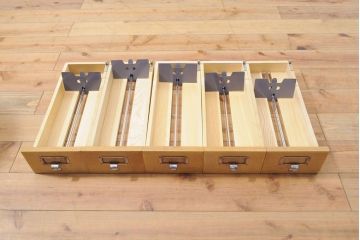 【簡易リペア限定品】レトロ家具　昭和レトロ　KIHARA　引き出し40杯!店舗什器におすすめのナラ材製ネームプレート付きカードケース(引き出し、チェスト、図書館、図書室)(R-050288)