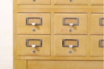 レトロ家具　昭和レトロ　KIHARA　引き出し40杯!店舗什器におすすめのナラ材製ネームプレート付きカードケース(引き出し、チェスト、図書館、図書室)(R-050288)