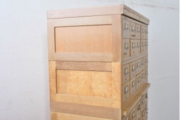 【簡易リペア限定品】和製ヴィンテージ　昭和レトロ　ナラ材製　KIHARA　引き出し40杯!　格納式作業台付き!　小物収納に最適な図書館のスタッキングカードケース　(R-050289)