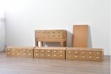 【簡易リペア限定品】和製ヴィンテージ　昭和レトロ　ナラ材製　KIHARA　引き出し40杯!　格納式作業台付き!　小物収納に最適な図書館のスタッキングカードケース　(R-050289)