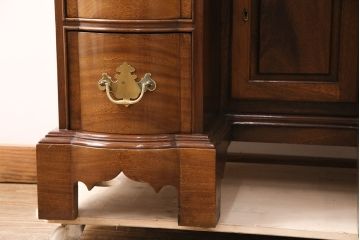 中古　美品　アメリカ　ヒッコリーチェア(HICKORY CHAIR)　マホガニー材　高級感とクラシカルな雰囲気を高めるデスク(両袖机、ワークデスク、在宅用、在宅ワーク)(定価約89万円)(R-050292)