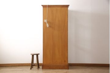 中古　美品　横浜クラシック家具　ダニエル(Daniel)　アーリーアメリカン　A-214　ガラスケース(飾り棚、キュリオケース、コレクションケース、キャビネット)(定価約67万円)(R-050293)