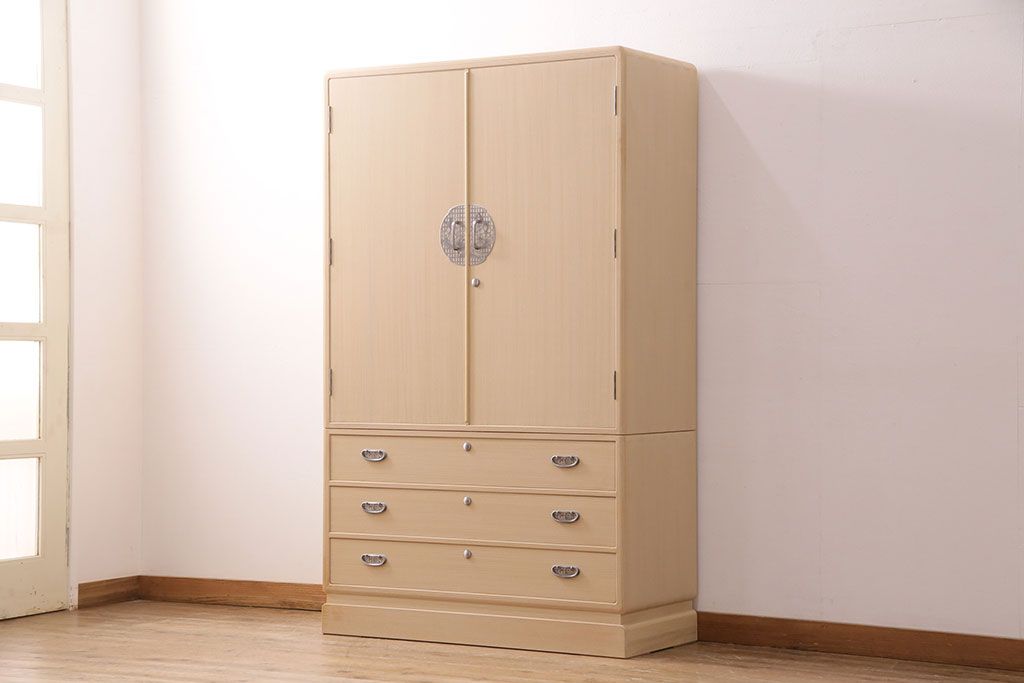 中古　美品　国産　気品あふれる佇まいが魅力の総桐箪笥(胴厚)(着物箪笥、衣装箪笥、和タンス、桐たんす)(定価約90万円)(R-050295)