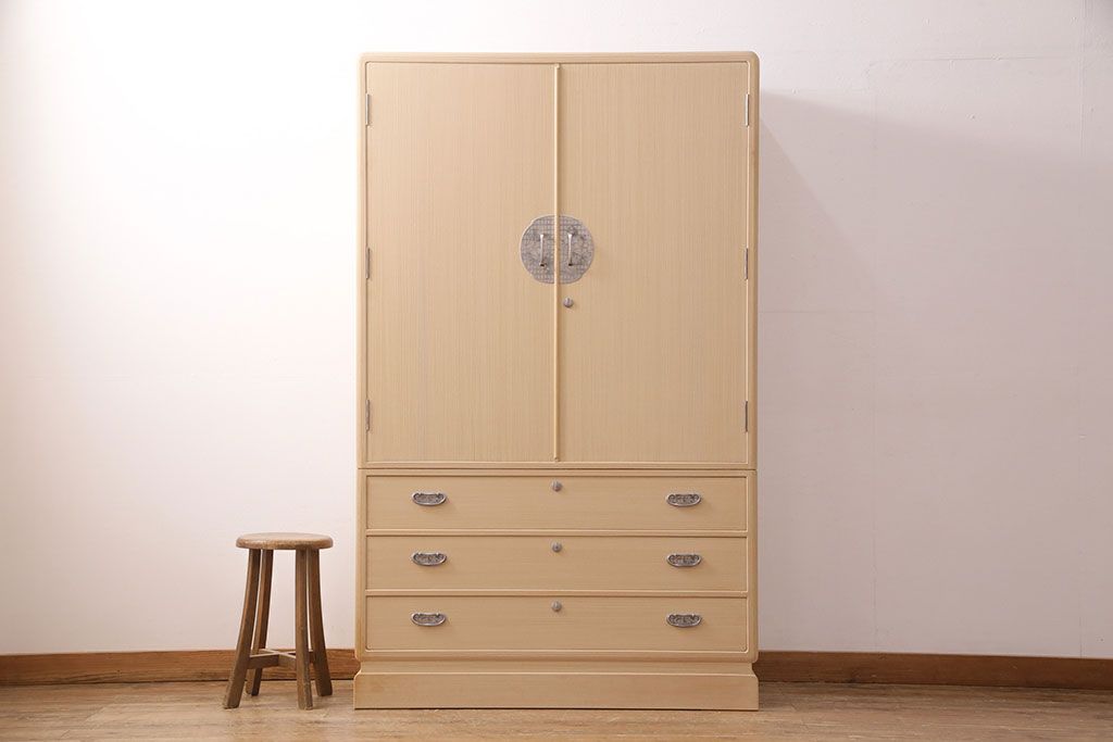 中古　美品　国産　気品あふれる佇まいが魅力の総桐箪笥(胴厚)(着物箪笥、衣装箪笥、和タンス、桐たんす)(定価約90万円)(R-050295)