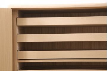 中古　美品　国産　気品あふれる佇まいが魅力の総桐箪笥(胴厚)(着物箪笥、衣装箪笥、和タンス、桐たんす)(定価約90万円)(R-050295)