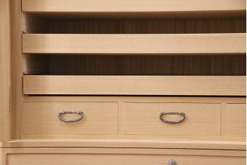 中古　美品　国産　気品あふれる佇まいが魅力の総桐箪笥(胴厚)(着物箪笥、衣装箪笥、和タンス、桐たんす)(定価約90万円)(R-050295)