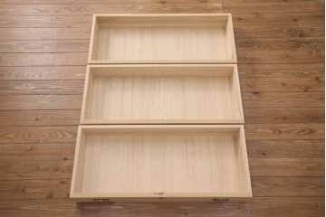 中古　美品　国産　気品あふれる佇まいが魅力の総桐箪笥(胴厚)(着物箪笥、衣装箪笥、和タンス、桐たんす)(定価約90万円)(R-050295)