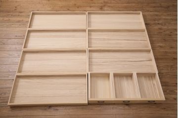 中古　美品　国産　気品あふれる佇まいが魅力の総桐箪笥(胴厚)(着物箪笥、衣装箪笥、和タンス、桐たんす)(定価約90万円)(R-050295)