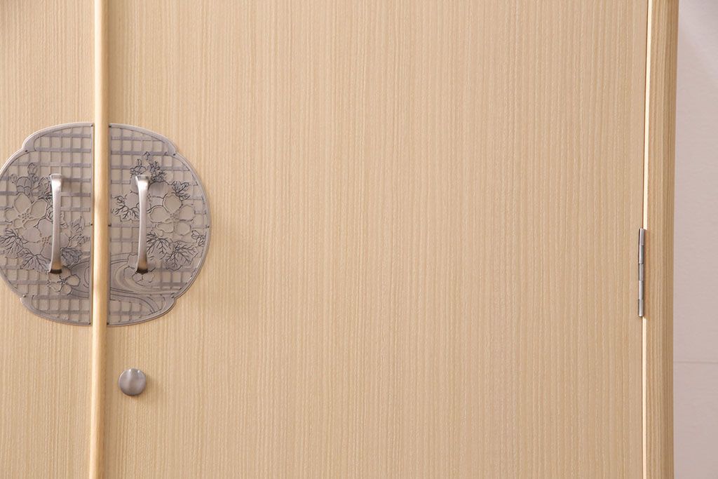 中古　美品　国産　気品あふれる佇まいが魅力の総桐箪笥(胴厚)(着物箪笥、衣装箪笥、和タンス、桐たんす)(定価約90万円)(R-050295)