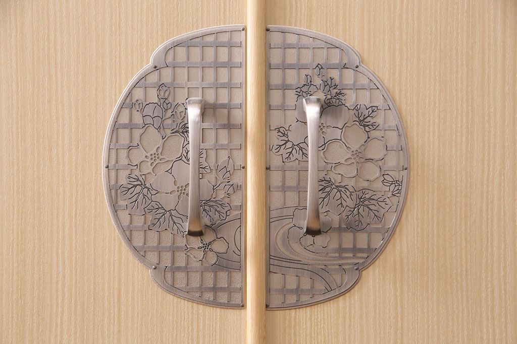 中古　美品　国産　気品あふれる佇まいが魅力の総桐箪笥(胴厚)(着物箪笥、衣装箪笥、和タンス、桐たんす)(定価約90万円)(R-050295)