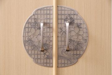 中古　美品　国産　気品あふれる佇まいが魅力の総桐箪笥(胴厚)(着物箪笥、衣装箪笥、和タンス、桐たんす)(定価約90万円)(R-050295)