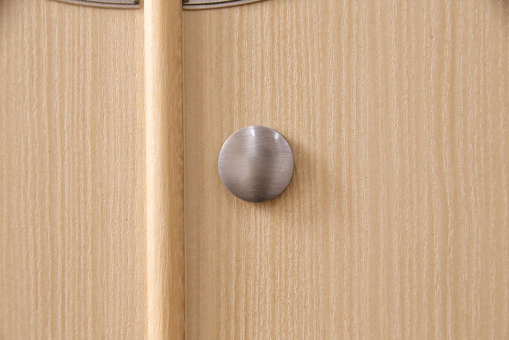 中古　美品　国産　気品あふれる佇まいが魅力の総桐箪笥(胴厚)(着物箪笥、衣装箪笥、和タンス、桐たんす)(定価約90万円)(R-050295)