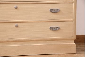 中古　美品　国産　気品あふれる佇まいが魅力の総桐箪笥(胴厚)(着物箪笥、衣装箪笥、和タンス、桐たんす)(定価約90万円)(R-050295)