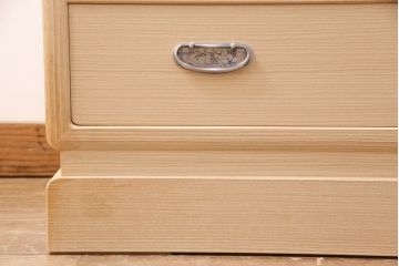 中古　美品　国産　気品あふれる佇まいが魅力の総桐箪笥(胴厚)(着物箪笥、衣装箪笥、和タンス、桐たんす)(定価約90万円)(R-050295)