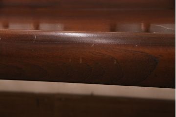 中古　激レア!　特注品　九州民芸家具　漆塗りが美しいスピンドルベンチ(アーム付きベンチ、3人掛け、三人掛け)(定価約75万円)(R-050310)